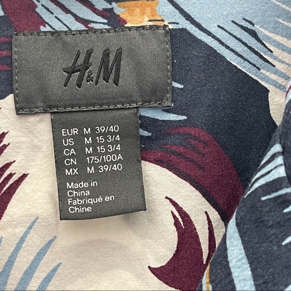 H&M Men’s Floral Casual Button Down Shirt in Size Medium - Picture 4 of 5
